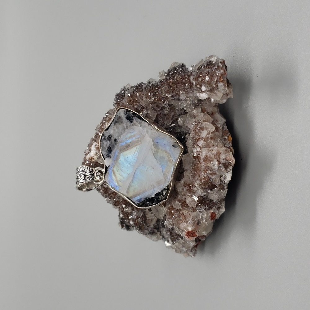 Gorgeous Moonstone Pendant